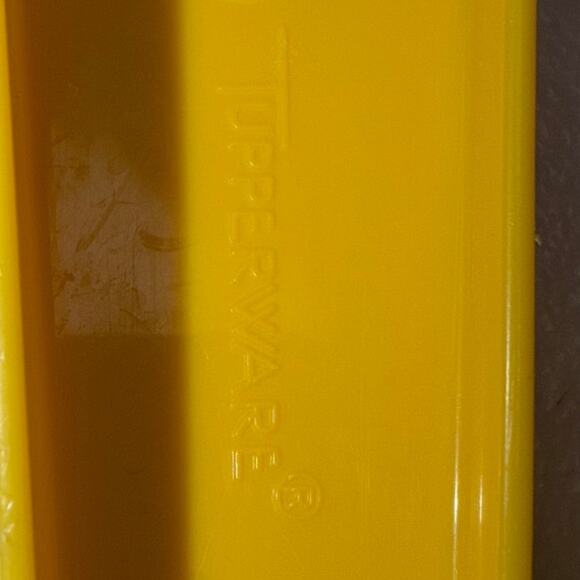 Vintage Yellow Tupperware Handled Colander Strainer 2 qt Double Spout #1523 - Picture 3 of 8